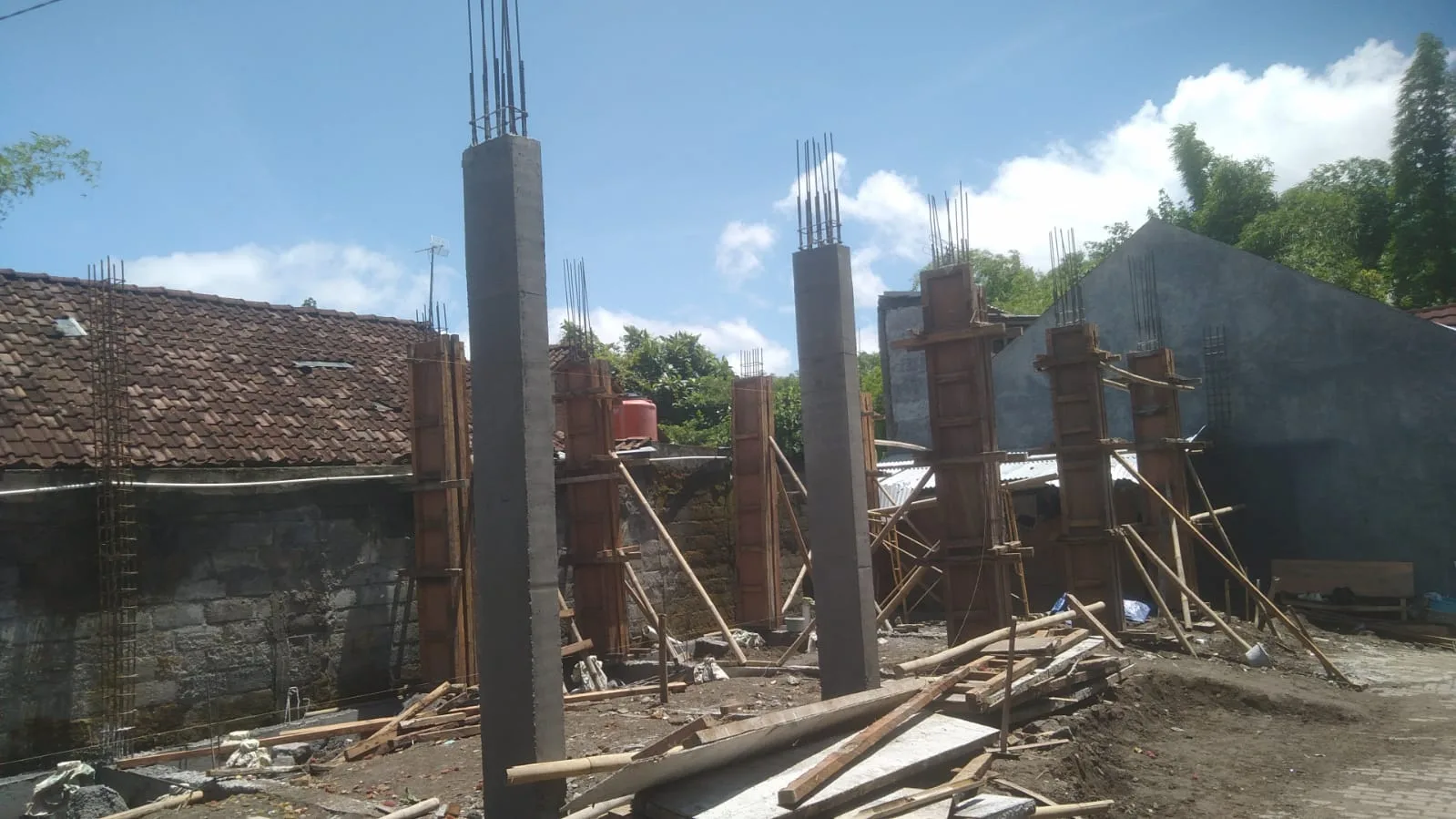 Proses pembangunan Kost Mlangi 1
