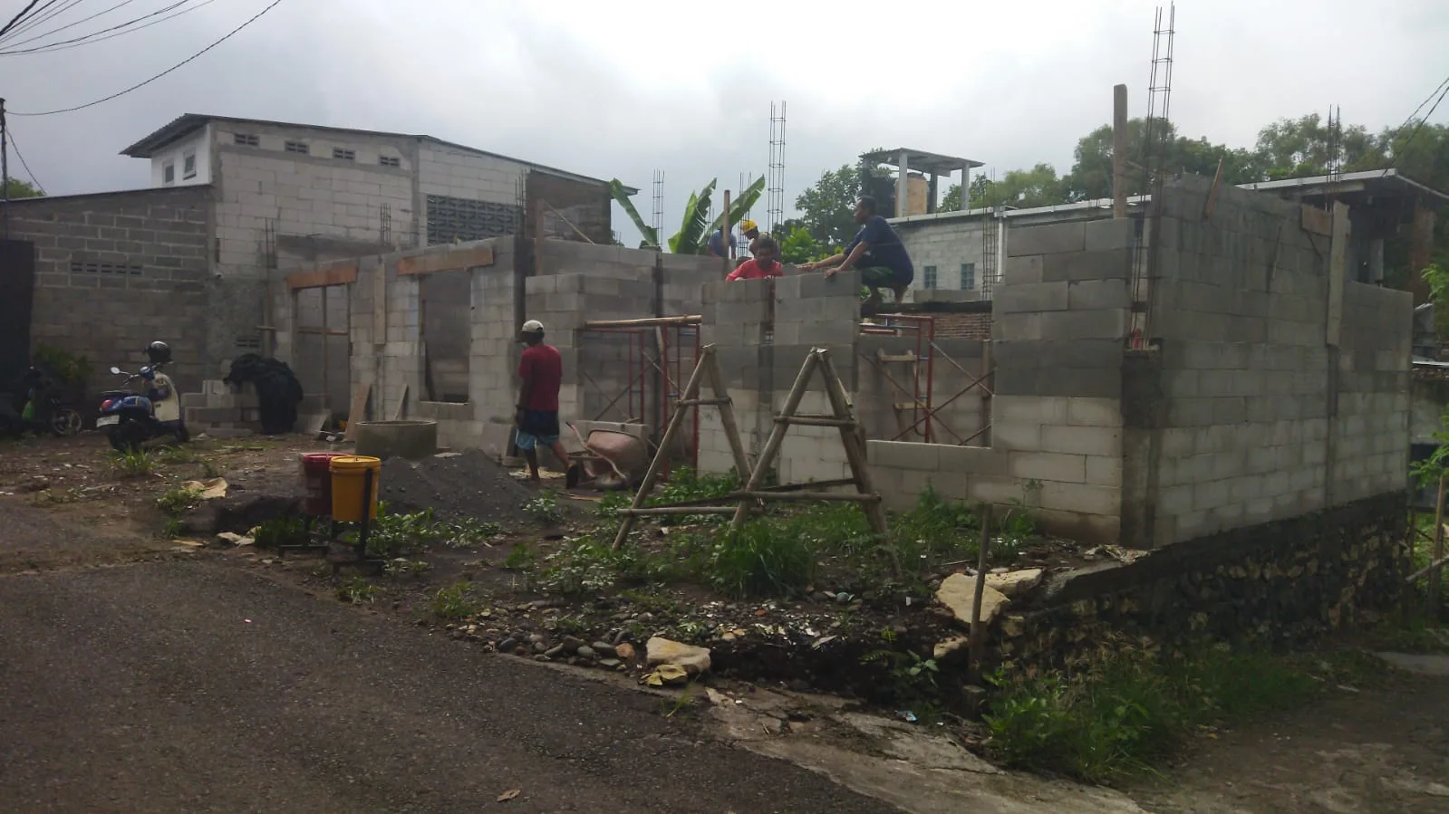Dokumentasi pembangunan Kost Mlangi